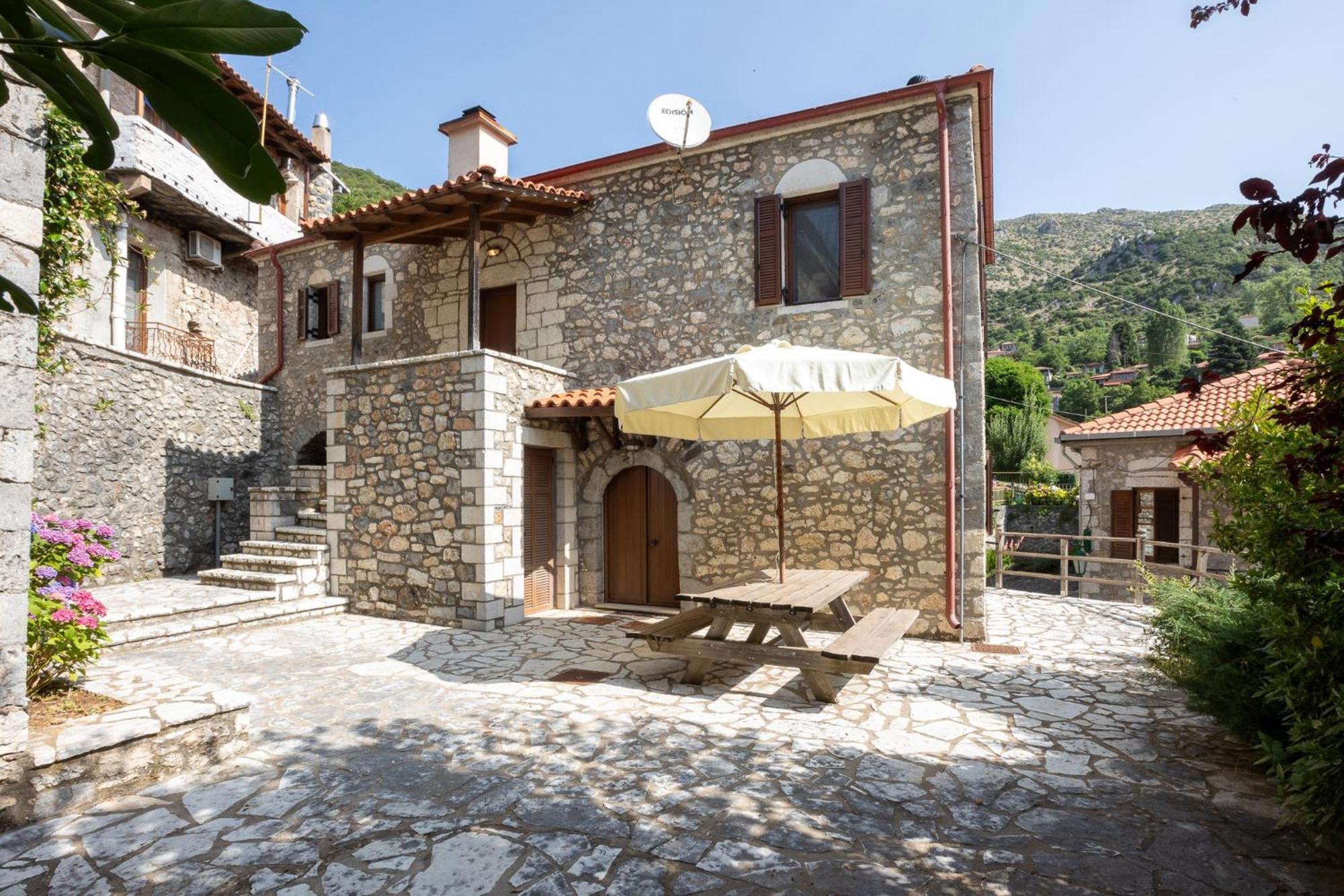Rustic Home In Heart Of Stemnitsa Exterior foto